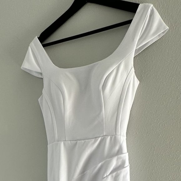 White Bridal Gown Size 0- Timeless and Elegant- Custom Made- Sheath Silhouette - Picture 1 of 9